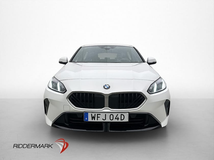 Bild 2 av BMW 120 170hk M Sport Kamera Navi CarPlay Döda-Vinkel