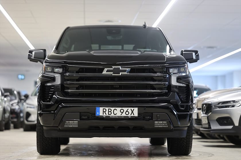 Bild 5 av Chevrolet Silverado 1500 Crew Cab High Country Midnight Edt 3.0 HUD BOSE Lucka