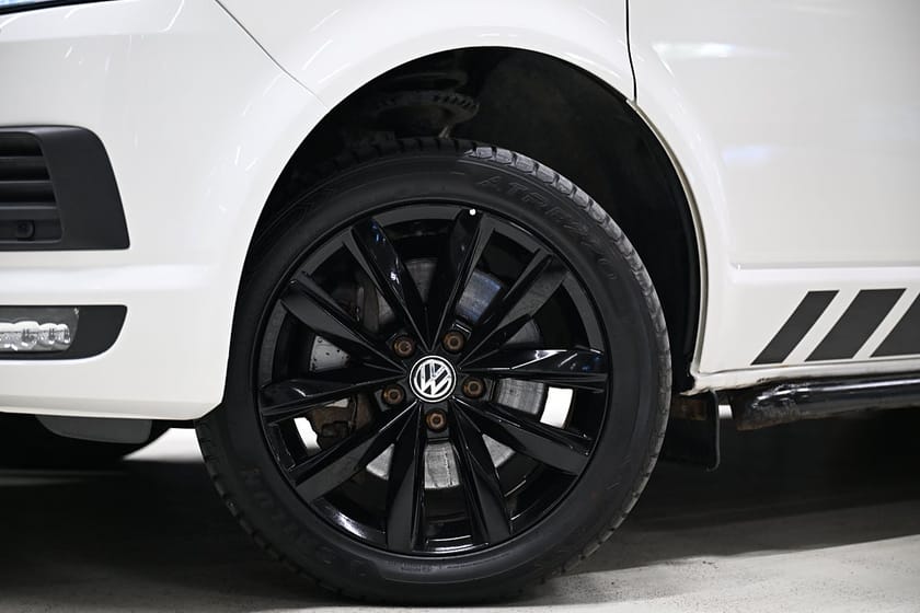 Bild 5 av Volkswagen Transporter DSG 204HK R-Edtion|LED|Nedlackad|Elbaklucka|Läder|SeUtr