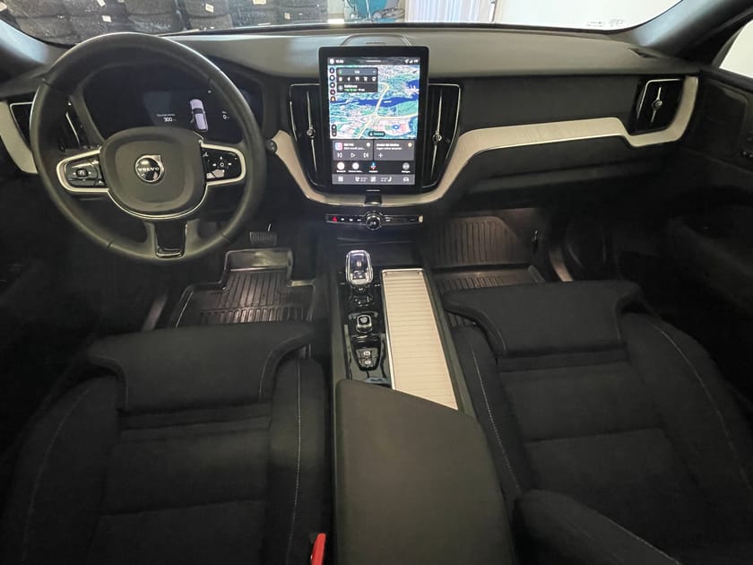 Bild 5 av Volvo XC60 T6 Plus Dark Nordic Edition HarmanKardon 360 Kamera