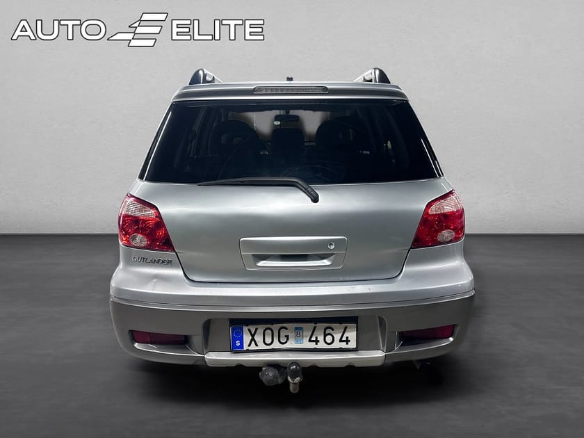 Bild 4 av Mitsubishi Outlander 2.4|MIVEC|AWD|INVECS-II|SPORT|SoV-DÄCK|NYBESIKTAD|FARTH