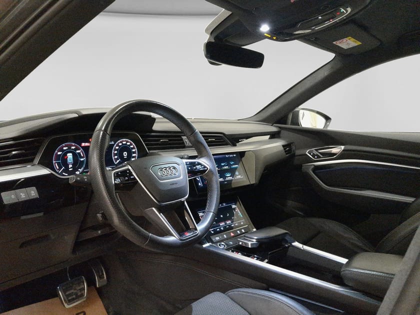 Bild 4 av Audi Q8 50 e-tron quattro / Drag / 20 tum / Svart optik /