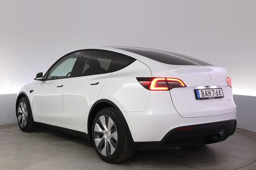 Bild 4 av Tesla Model Y Long Range AWD Autopilot Pano Drag
