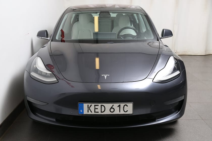 Bild 5 av Tesla Model 3 Long Range AWD 440hk Skinn Panorama