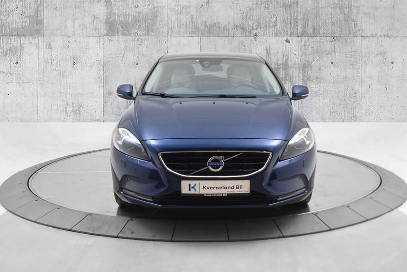 Bilde 2 av Volvo V40 D2 115 HK/Ocean Race/Skinn/R. Kamera/Hengerfeste