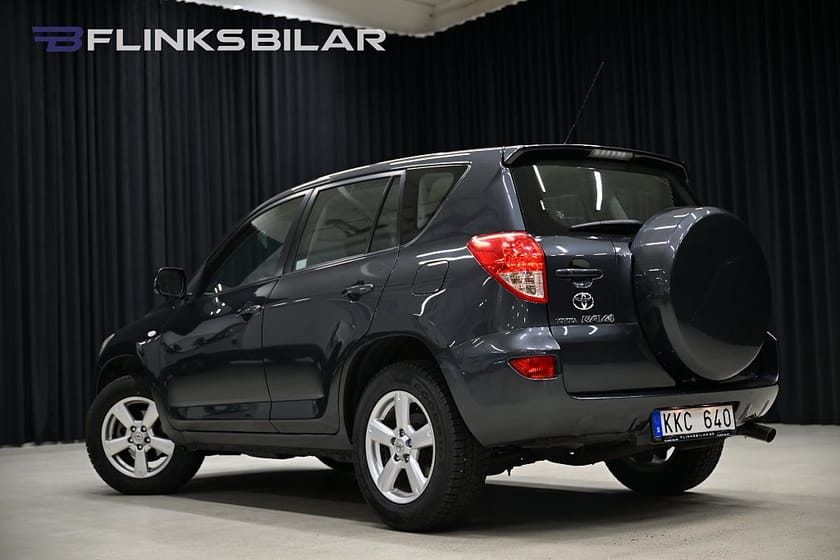 Bild 4 av Toyota RAV4 2.0 4x4 152HK Automat|Drag|GPS|Skinn|Lågmil|Kamkedja