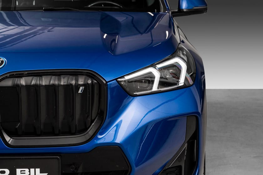 Bilde 4 av BMW iX1 xDrive30 – M Sport/Krok/Panorama/H&K/HUD/360