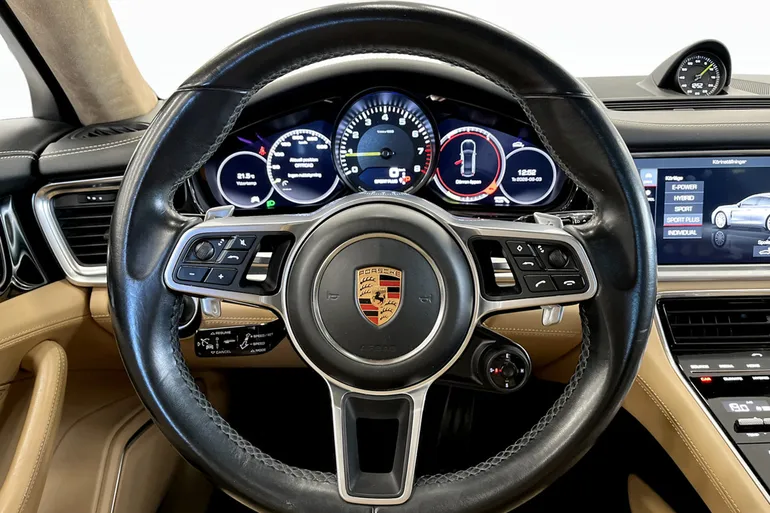 Porsche Panamera 4 E-Hybrid