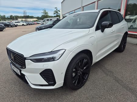 Volvo XC60 Recharge Black Edition Plus AWD 350HK 4x4 Panorama Läd