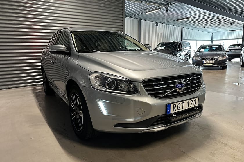 Bild 3 av Volvo XC60 D4 AWD Classic Summum Värmare Skinn Keyless Drag Eu6