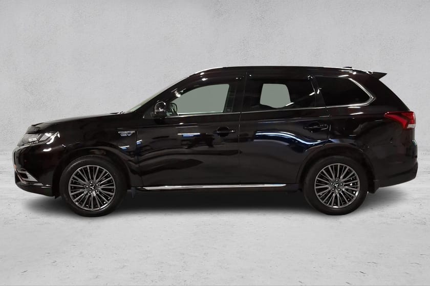 Bilde 2 av Mitsubishi Outlander PHEV Glasstak I Skinn I LED bar I Kompl. service