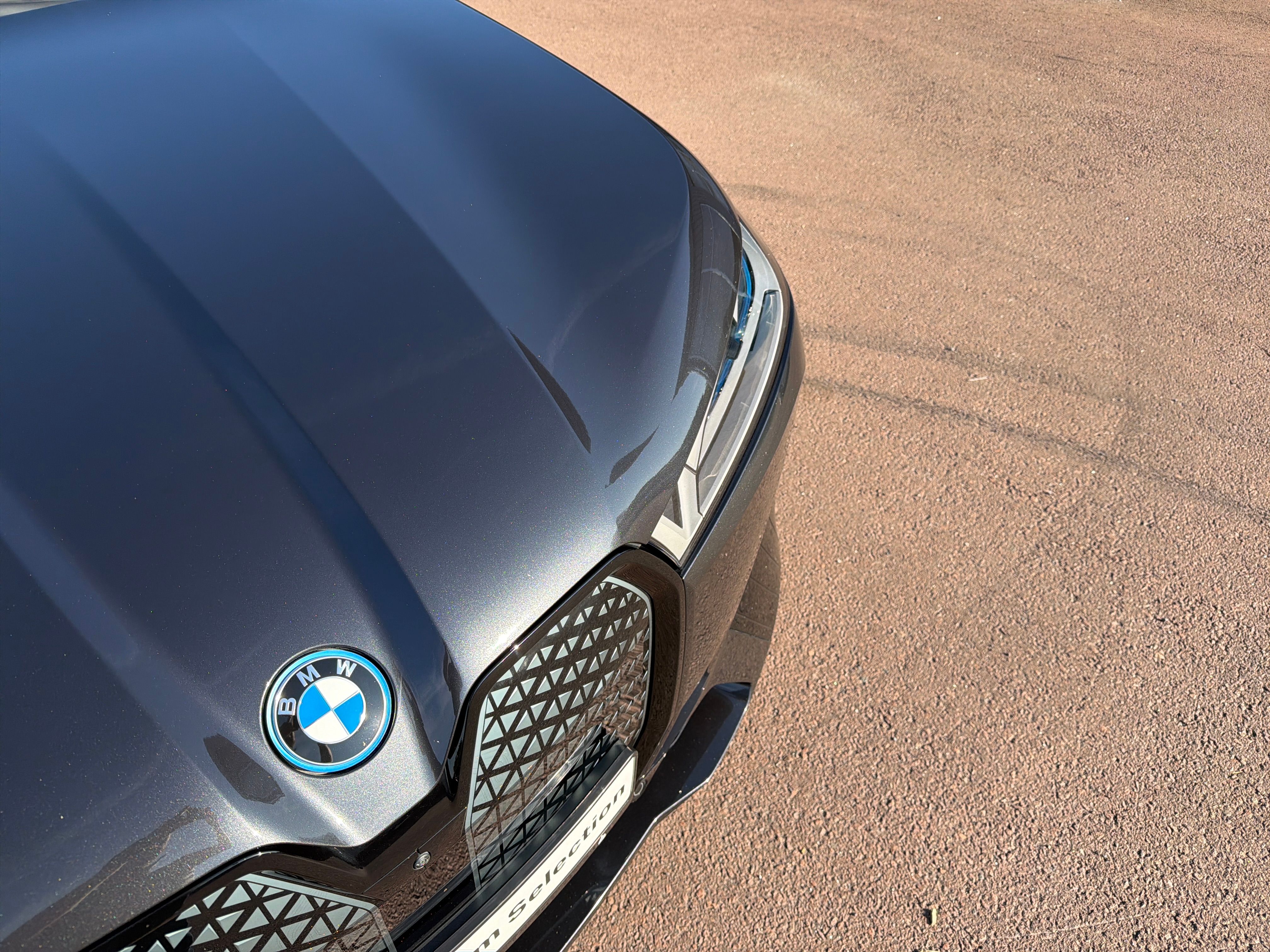 BMW iX xDrive50, 524hp, 2023
