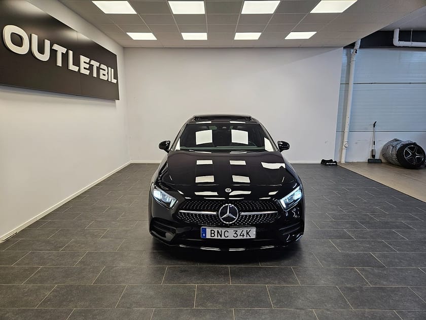 Bild 5 av Mercedes-Benz A 180 AMG Line 7G-DCT 136hk Panorama Backkamera
