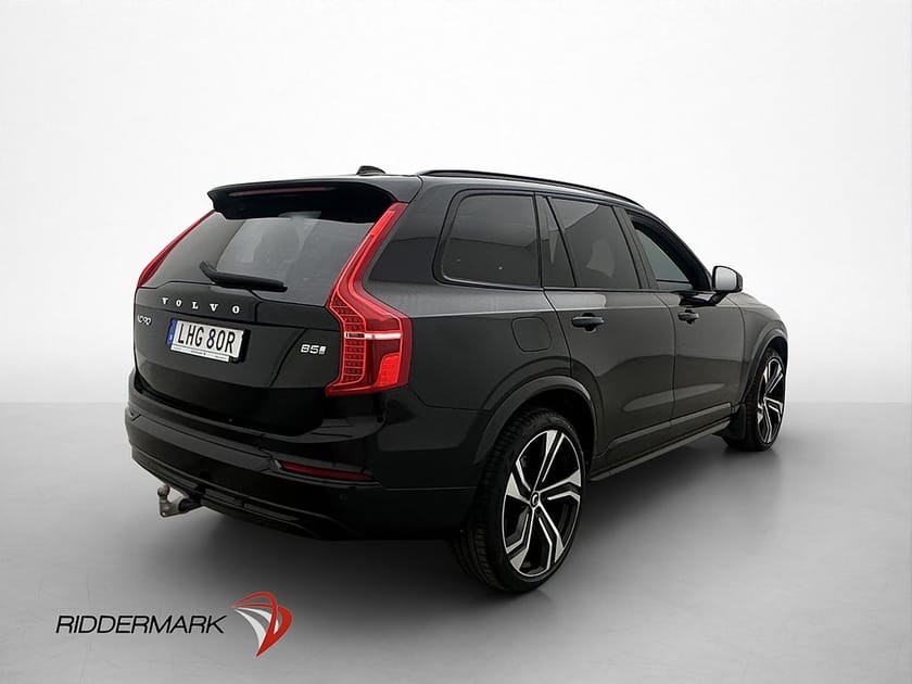 Bild 5 av Volvo XC90 B5 AWD R-Design 7-Sits B&W Pano Luft Drag HUD 360