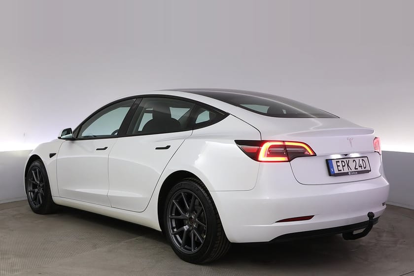 Bild 4 av Tesla Model 3 Standard Range Refresh AP Pano Drag V-hjul