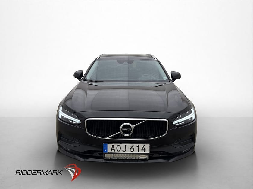 Bild 2 av Volvo V90 D4 AWD Momentum Drag D-värmare VOC Halvskinn