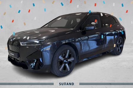 BMW iX xDrive40 Fully Charged Edit I Laserlys I El hengerfeste I Pano