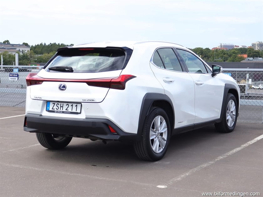 Bild 4 av Lexus UX 250h UX250h CVT Hybrid Rattvärme