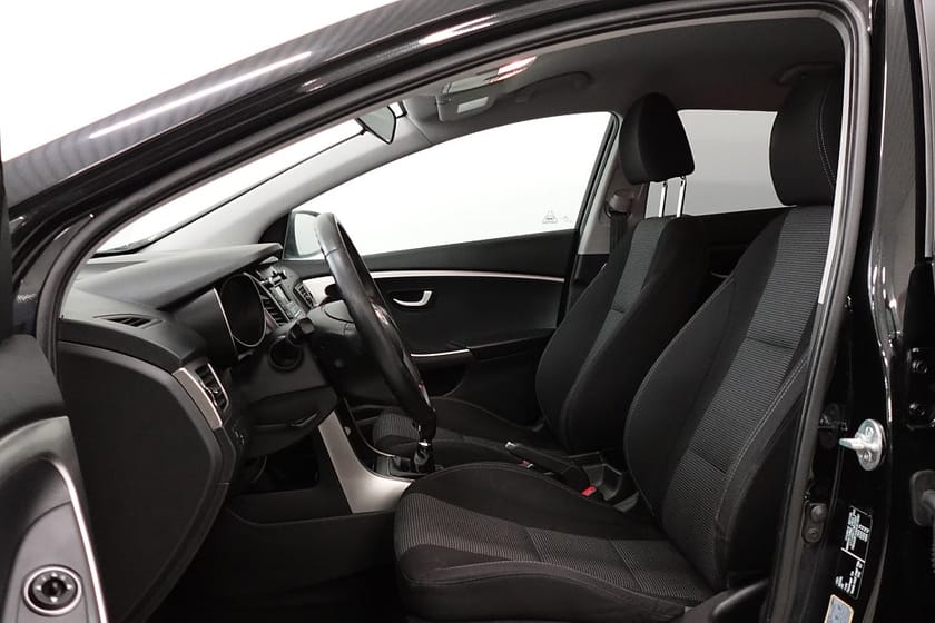 Bild 4 av Hyundai i30 Kombi 1.6 CRDi Select Dragkrok Nyservad