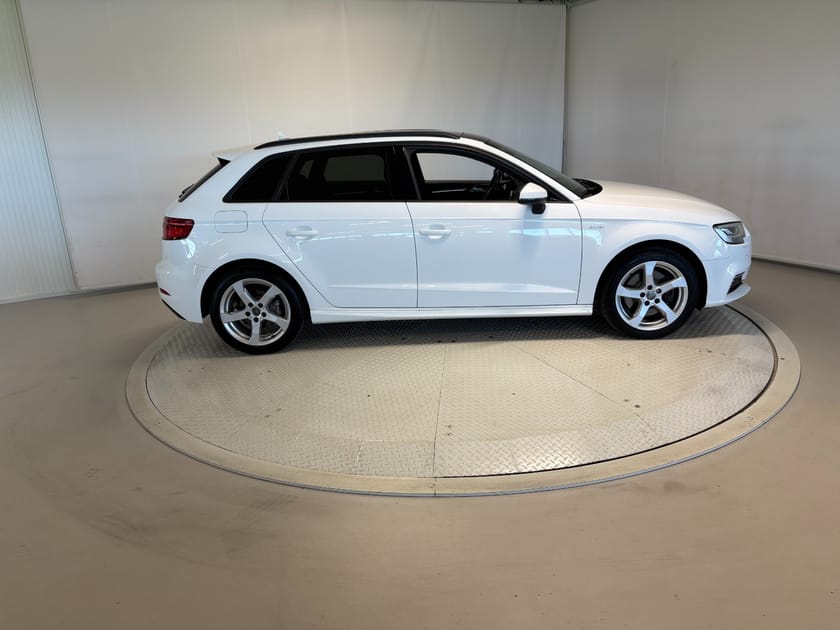 Bilde 4 av Audi A3 Sportback e-Tron SB Sport Hyb 258hk Soltak/Led/ACC/Sort ekst+int