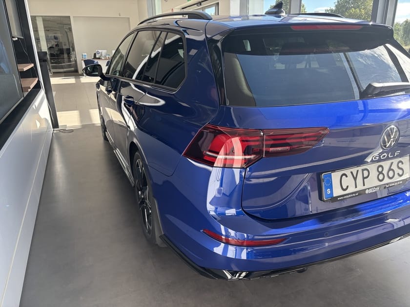 Bild 5 av Volkswagen Golf Sportscombi R-LINE 2,0 TSI 204 HK DSG7 4MO