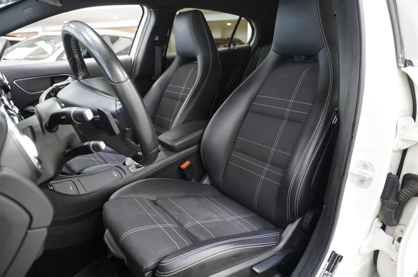 Bild 5 av Mercedes-Benz GLA 200 d 4MATIC Night Pack Värmare Drag 136hk