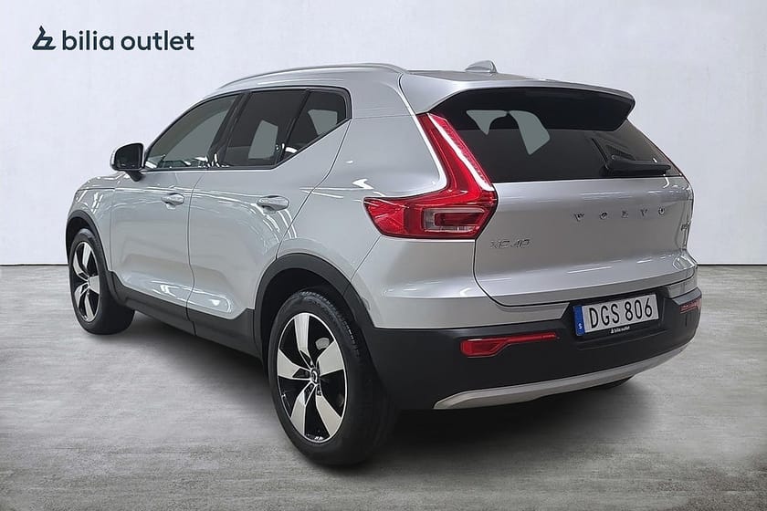 Bild 3 av Volvo XC40 D4 AWD Mom Pro Edt Navigation Värmare Dragkrok Skinn