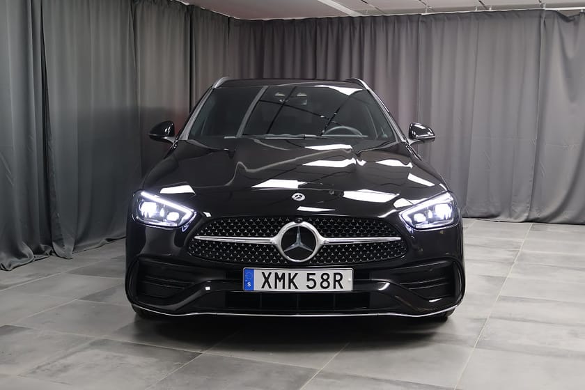 Bild 4 av Mercedes-Benz C 300 T de 4MATIC AMG Line Premium Burmester Vinter 360