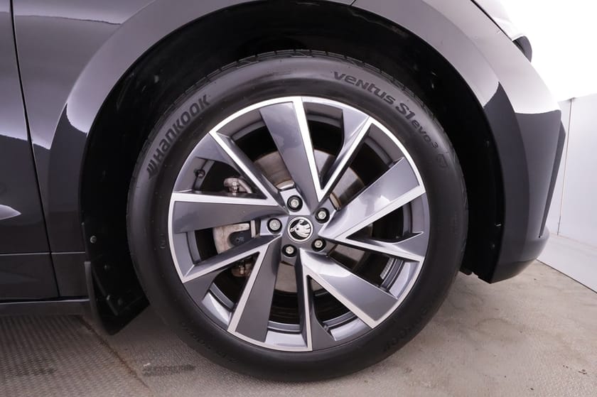 Bild 3 av Škoda Enyaq 85x SPORTLINE Aut Drag HUD