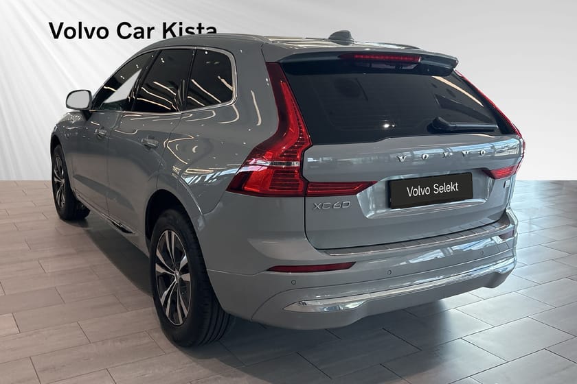 Bild 4 av Volvo XC60 Recharge T6 Core Edition Drag Pano B-Kamera