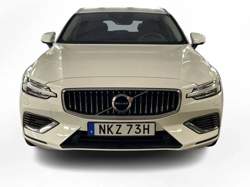 Bild 2 av 15 – Volvo V60 Recharge T6 II Inscr Expression Inscription Expression