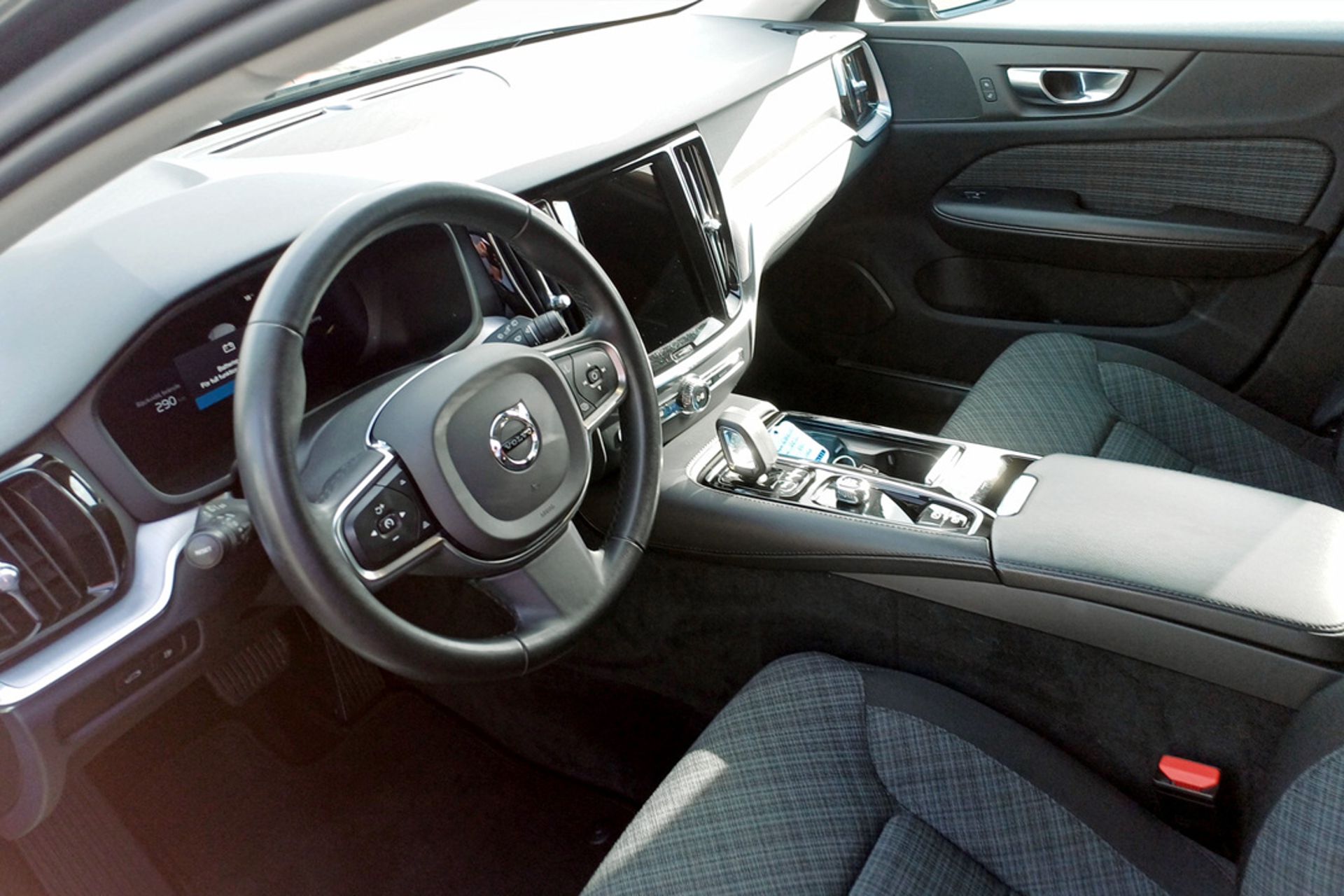 Volvo V60 Recharge T6 AWD 2023, bild 5/9