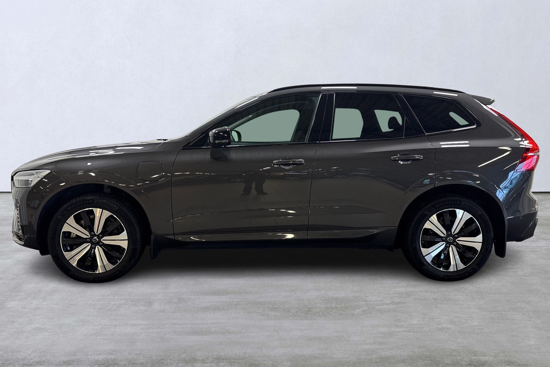 Volvo XC60 T6 Plus Dark Nordic Edition 2025, bild 2/10