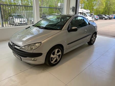Peugeot 206 CC Besiktigad t o m 261231, gör det själv