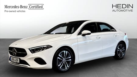 Mercedes-Benz A 200 Sedan Panorama B-Kam Navi Drag 1 ägare