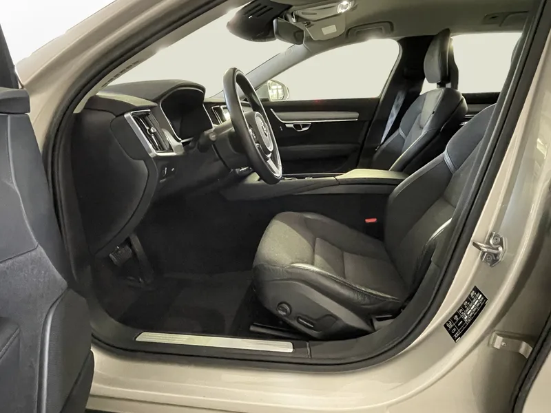 Bild 14 av 16 – Volvo V90 D3 AWD Business Advanced Momentum