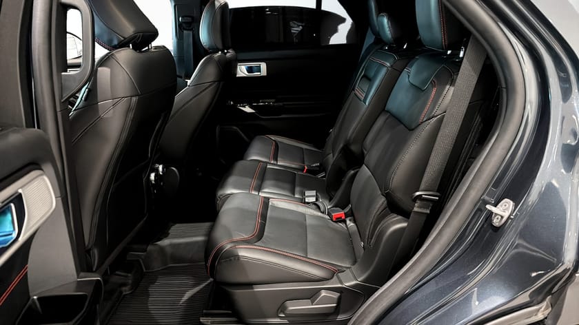 Bild 5 av Ford Explorer Plug-In Hybrid PLUG IN ST-LINE V6 3.0 457HK PANO 7-SITS