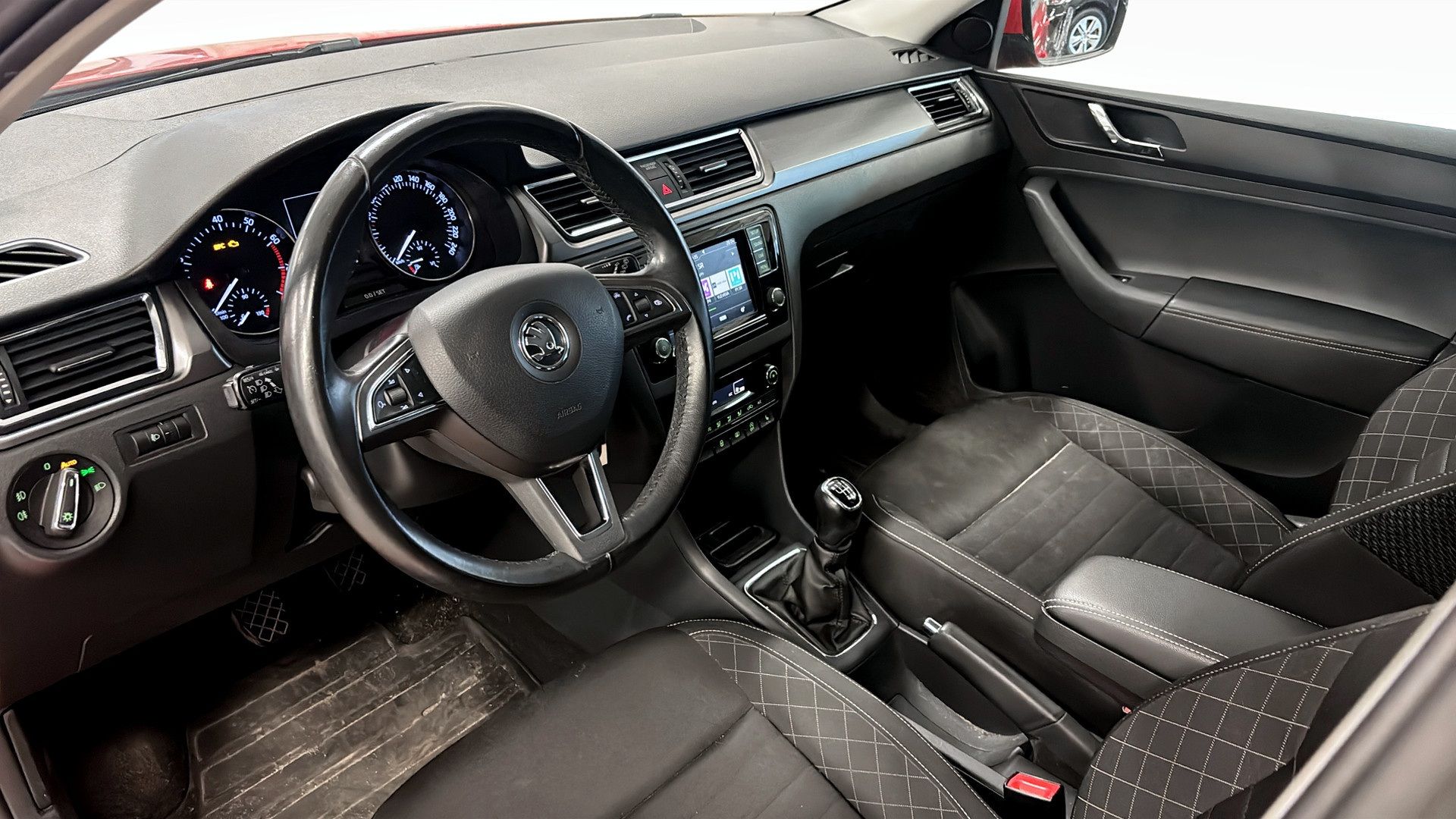 Skoda Rapid Spaceback 1.2 TSI 2017, photo 7/10