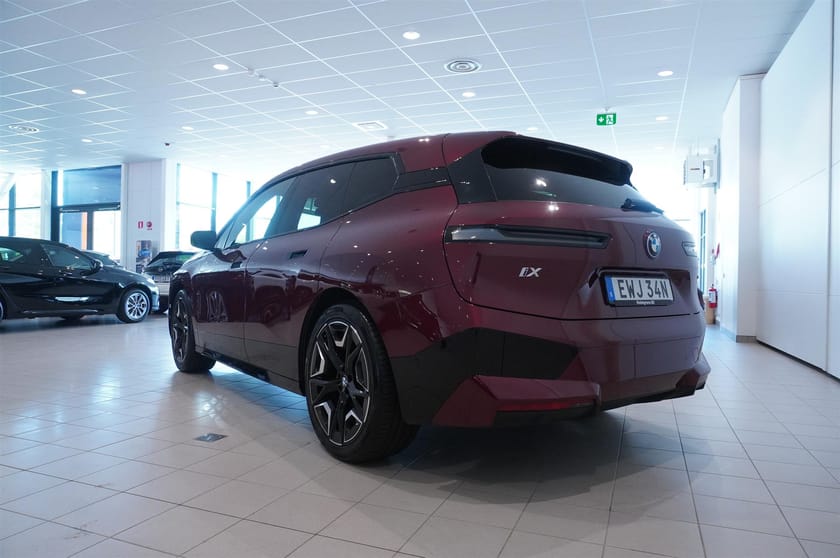 Bild 4 av BMW iX xDrive40 Sky Lounge Pano, B W, Laser