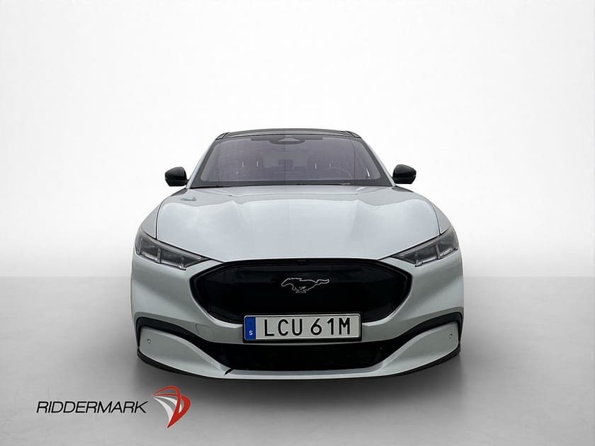 Bild 3 av Ford Mustang Mach-E Long Range AWD Pano B&O 360° Skinn Navi