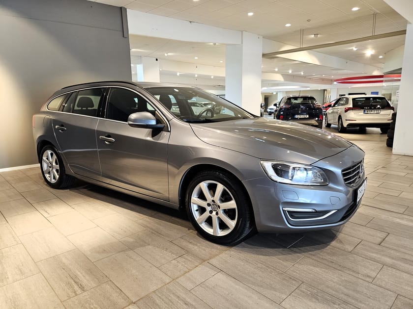 Bild 4 av Volvo V60 D4 190hk Momentum Drag V-hjul Navigation