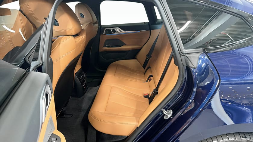 Bild 5 av BMW i4 M60 xDrive Gran Coupé M Sport DAP60 H/K HUD Drag