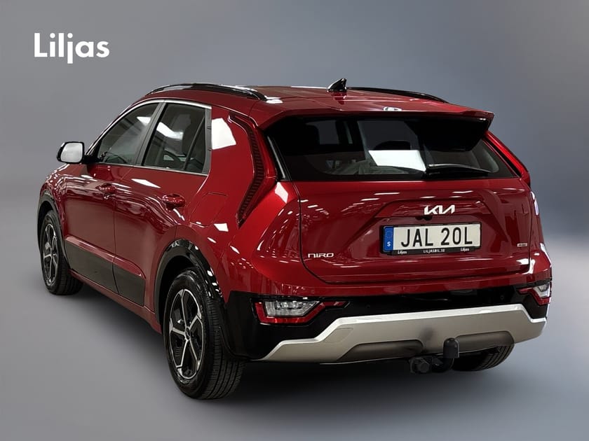 Bild 3 av Kia Niro Plug-In-Hybrid Action//Kamera//Drag//V-hjul//