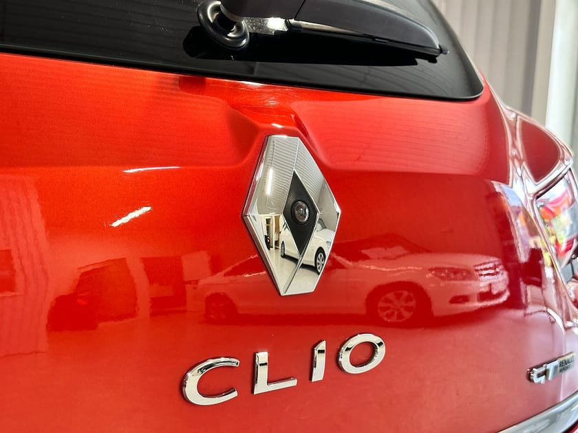 Bild 5 av Renault Clio 1.2 TCe EDC GT SPORT Ny bess Nyservad GPS Sportstolar