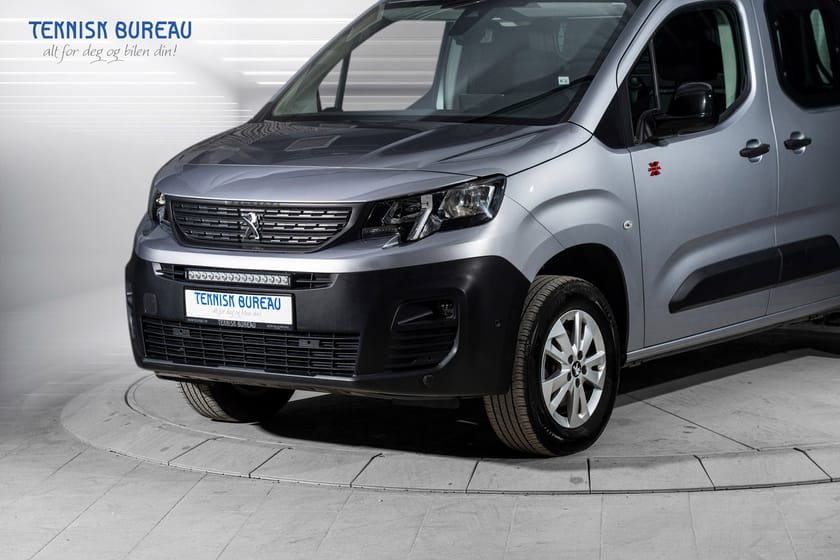Bilde 2 av Peugeot Partner 1,5d 130HK 4x4 L2. Navi, Webasto, R. Kamera, H. Feste