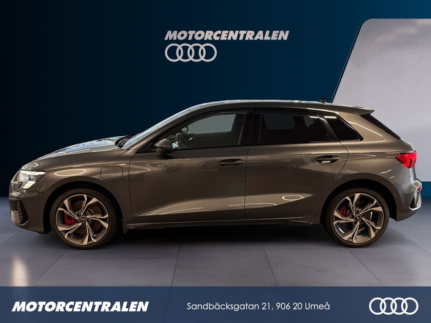Bild 2 av Audi A3 Sportback 45 TFSI e TFSIE  S LINE 245