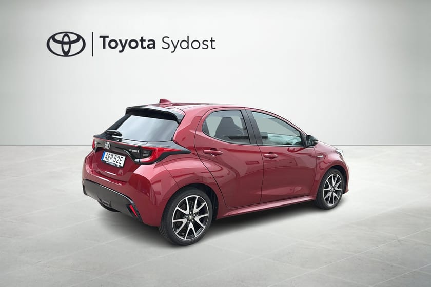 Bild 2 av Toyota Yaris Hybrid Style Backkamera Nyckelfri start Led 17"