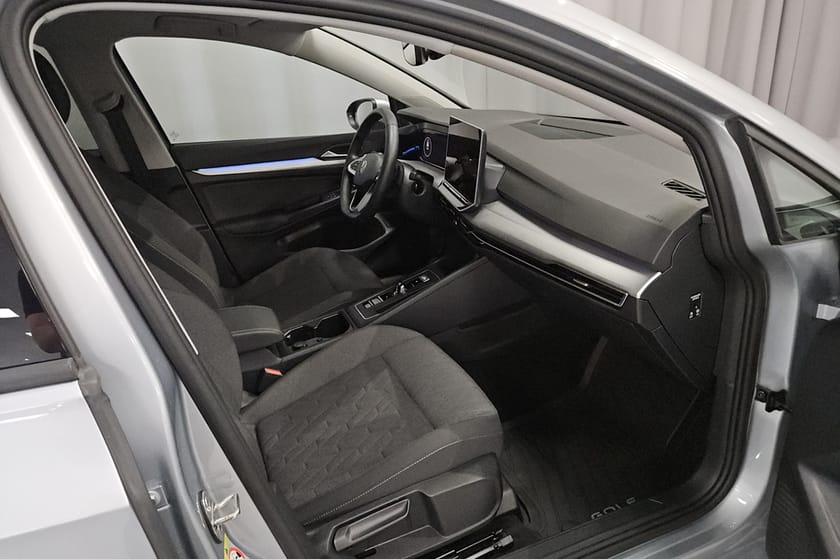 Bild 5 av Volkswagen Golf Life 1.5 eTSI 150HK Aut