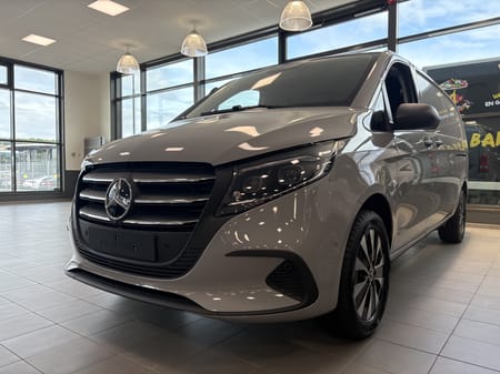 Mercedes-Benz Vito 119 CDI 4x4 3.0t SKÅP EX. LÅNG SELECT | fri service 9000 mil