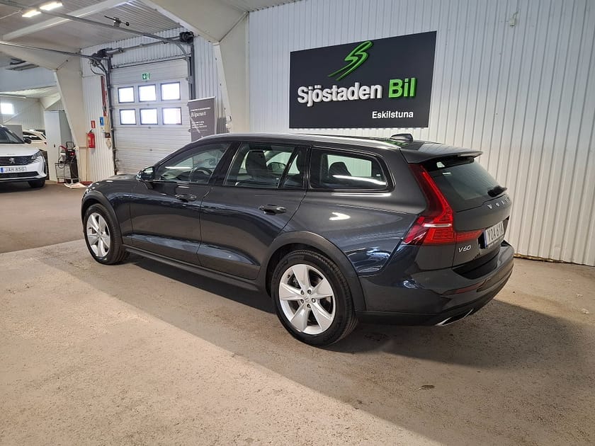 Bild 5 av Volvo V60 Cross Country D4 AWD Geartronic Adv SE II Drag Värmare GPS Keyless